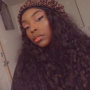 Meet your Posher, Renesha